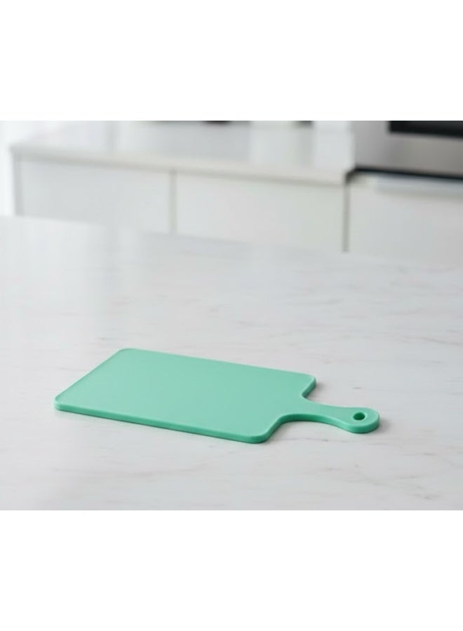 favilla Durable plastic cutting board set – 2 pieces – Strong non-slip surface and comfortable handle for everyday use – Multicolor – Code 686 - Image 4