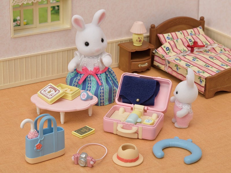 Calico Critters Calico Critters Snow Rabbit Mother's Weekend Travel Set, Dollhouse Playset with Figure and Accessories  - Image 4