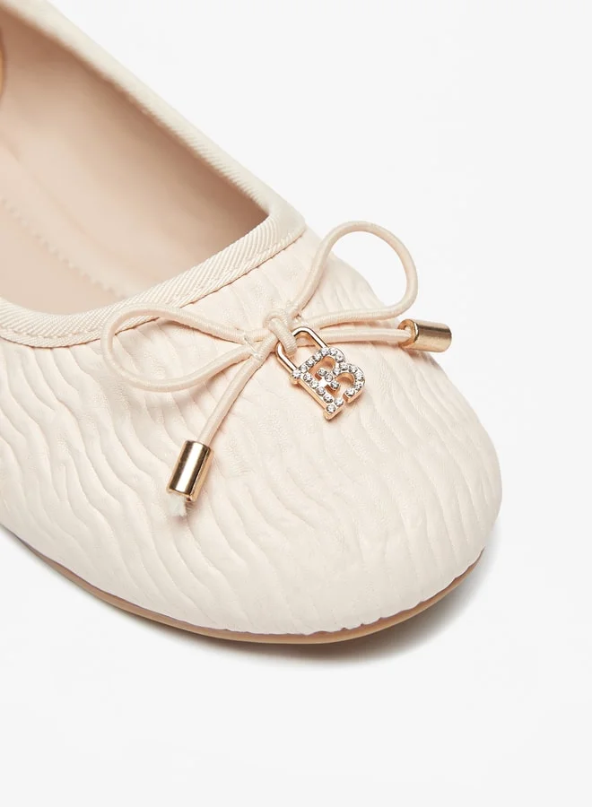 فلورا بيلا من شو إكسبرس Girls Textured Slip-On Ballerina Shoes With Bow Detail And Metal Accent
