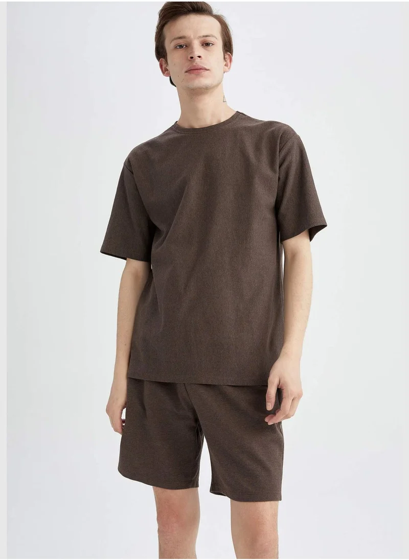 ديفاكتو Man Box Fit Crew Neck Short Sleeve T-Shirt