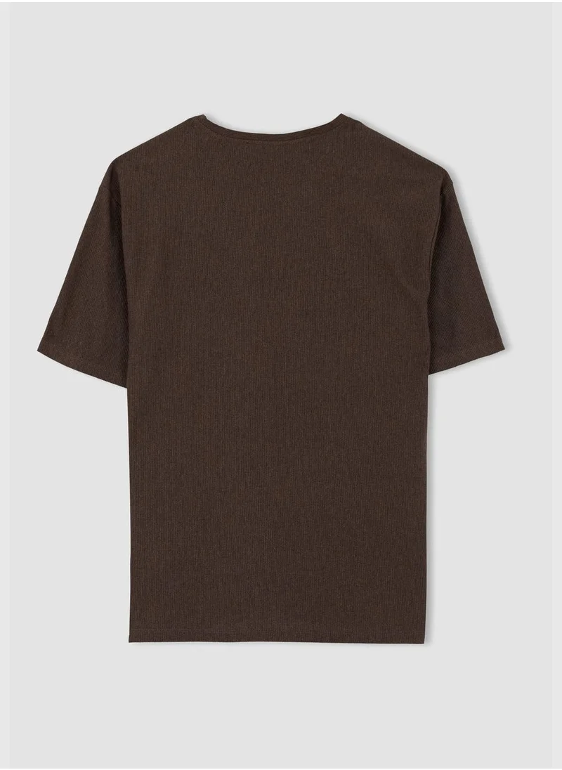 ديفاكتو Man Box Fit Crew Neck Short Sleeve T-Shirt