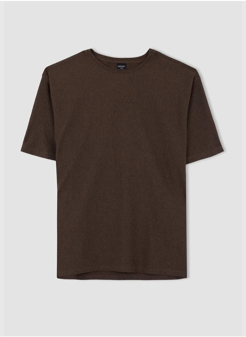 ديفاكتو Man Box Fit Crew Neck Short Sleeve T-Shirt