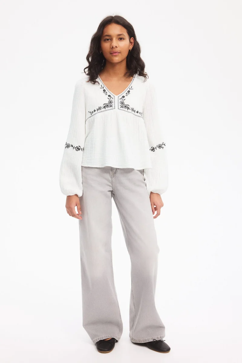 H&M Embroidered cotton muslin blouse
