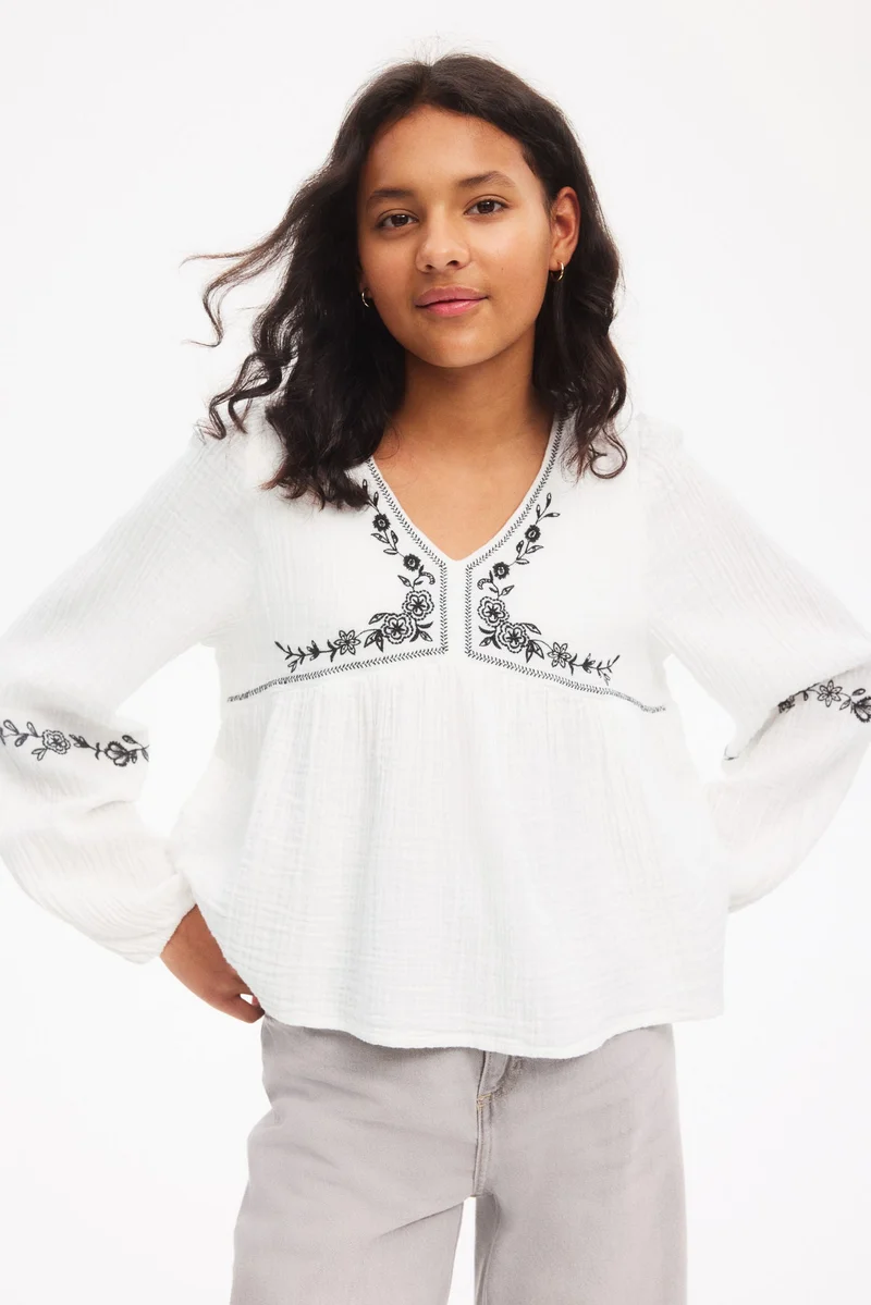 H&M Embroidered cotton muslin blouse