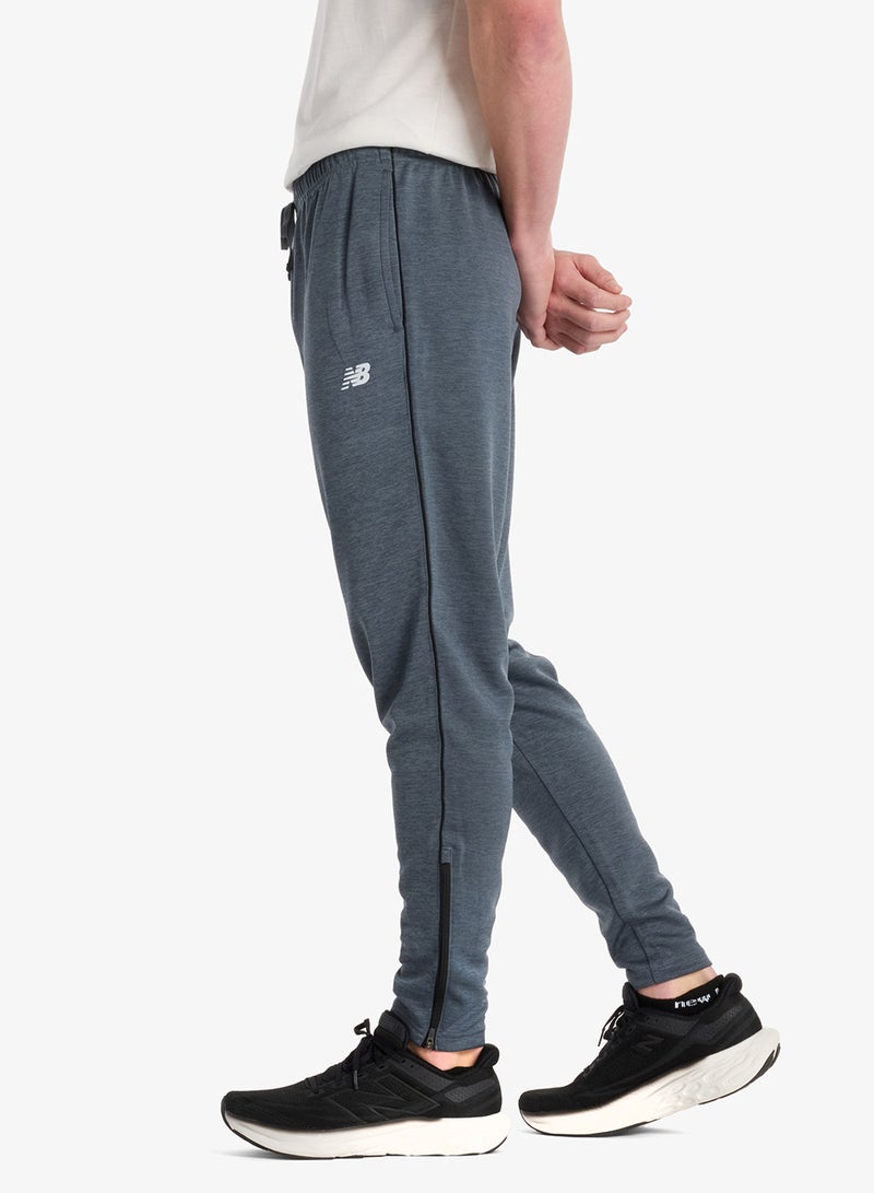 New Balance Essential Logo Sweatpants - Image 4