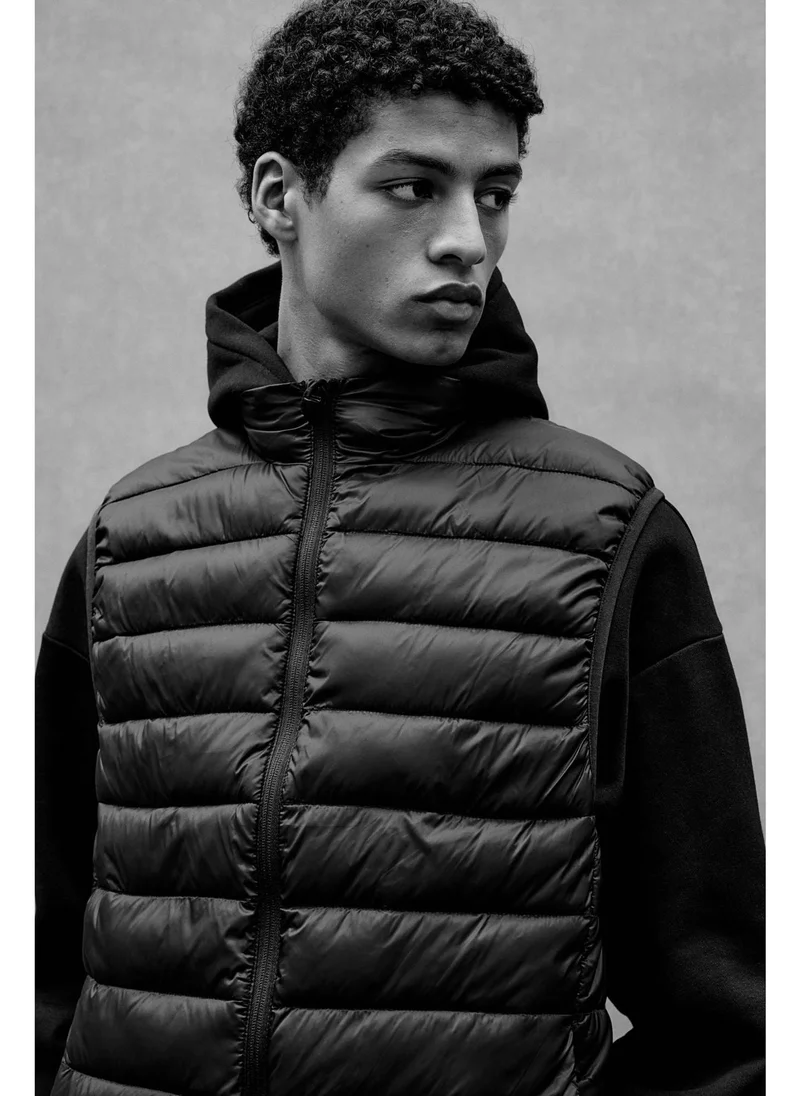 H&M Slim Fit Water-repellent puffer gilet