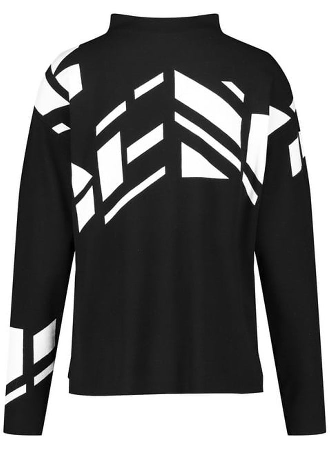 Jumper with a graphic pattern