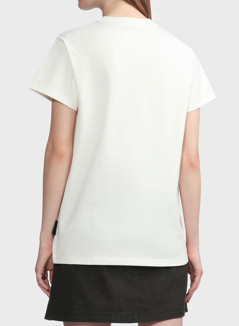 إيسو تيشيرت بشعار الماركة - Image 2