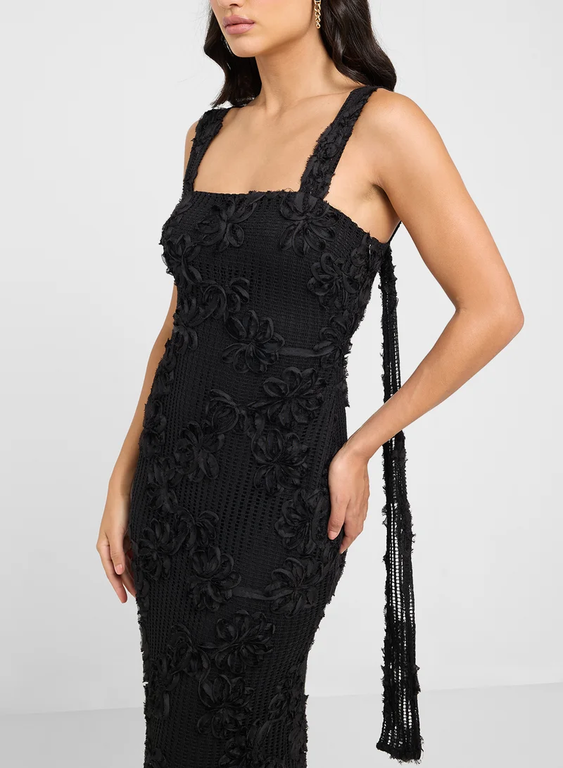 PRETTY LAVISH Floral Lace Dress
