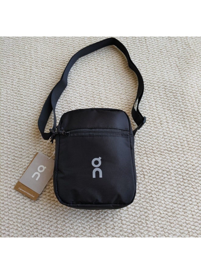 أون حقيبة رياضية عابرة الجسم بسعة كبيرة من On Run، خفيفة ومتعددة الاستخدامات - Image 1
