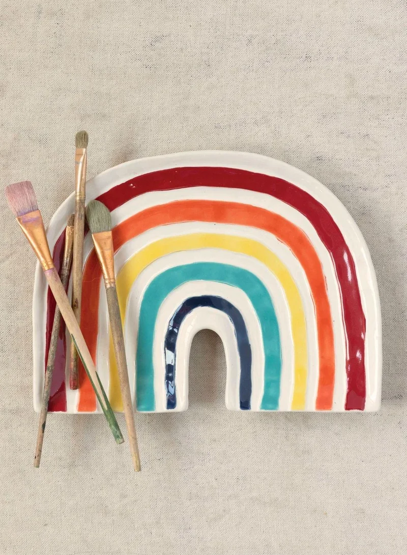 سوق الزعفران طبق من السيراميك بألوان قوس قزح