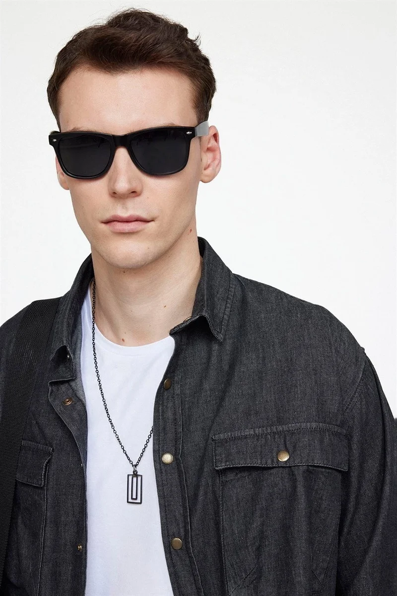 تودورس Relax Fit Comfortable Fit Double Pocket Flap Denim Men's Black Shirt with Snap Fasteners