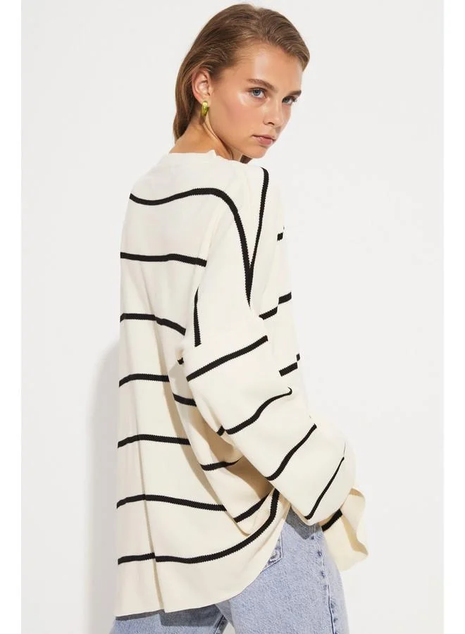 JUNE June Exclusive Striped Knitwear Sweater Ecru