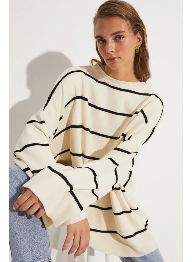 JUNE June Exclusive Striped Knitwear Sweater Ecru