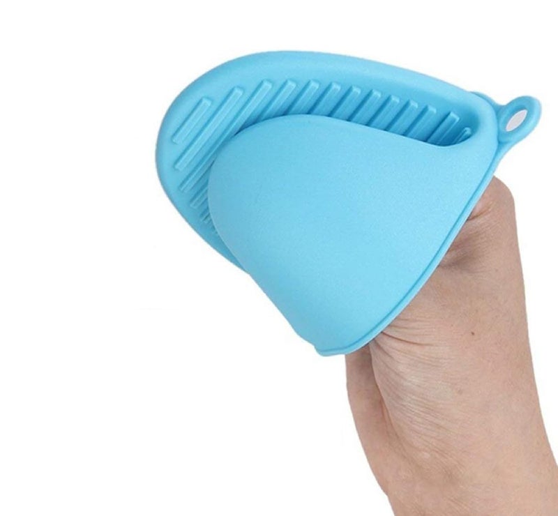 Tekzie Silicone Microwave Oven Heat Resistant Pinch Grip Mitten for Home Kitchen Tool Pack of 2 Random Color Will Be Sent - Image 3