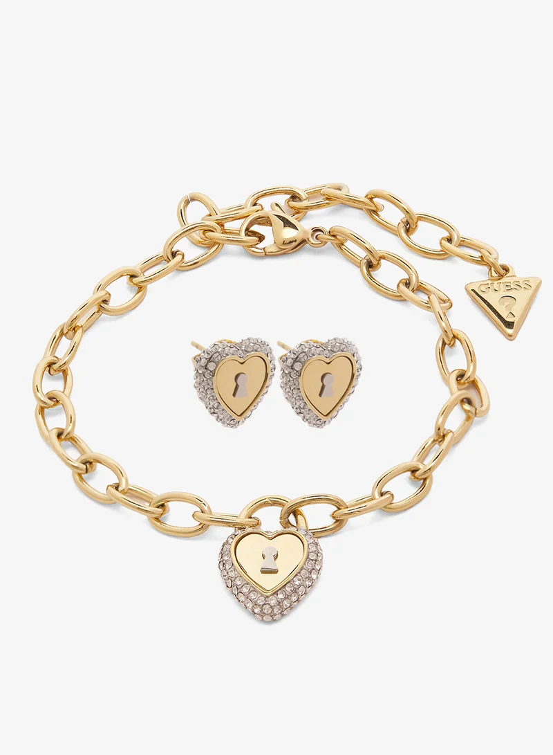 جس سوار وقلادة على شكل قلب