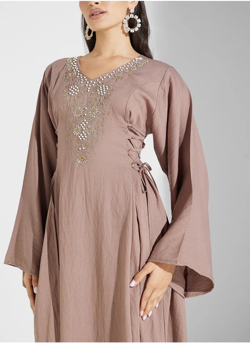 hayas closet Embroidered Flared Sleeve Abaya