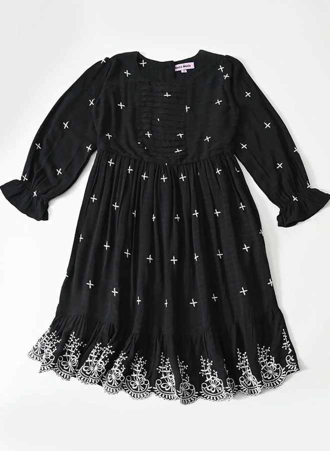Bella Moda Girls Black Embroidered Long Sleeves A-Line Midi Dress