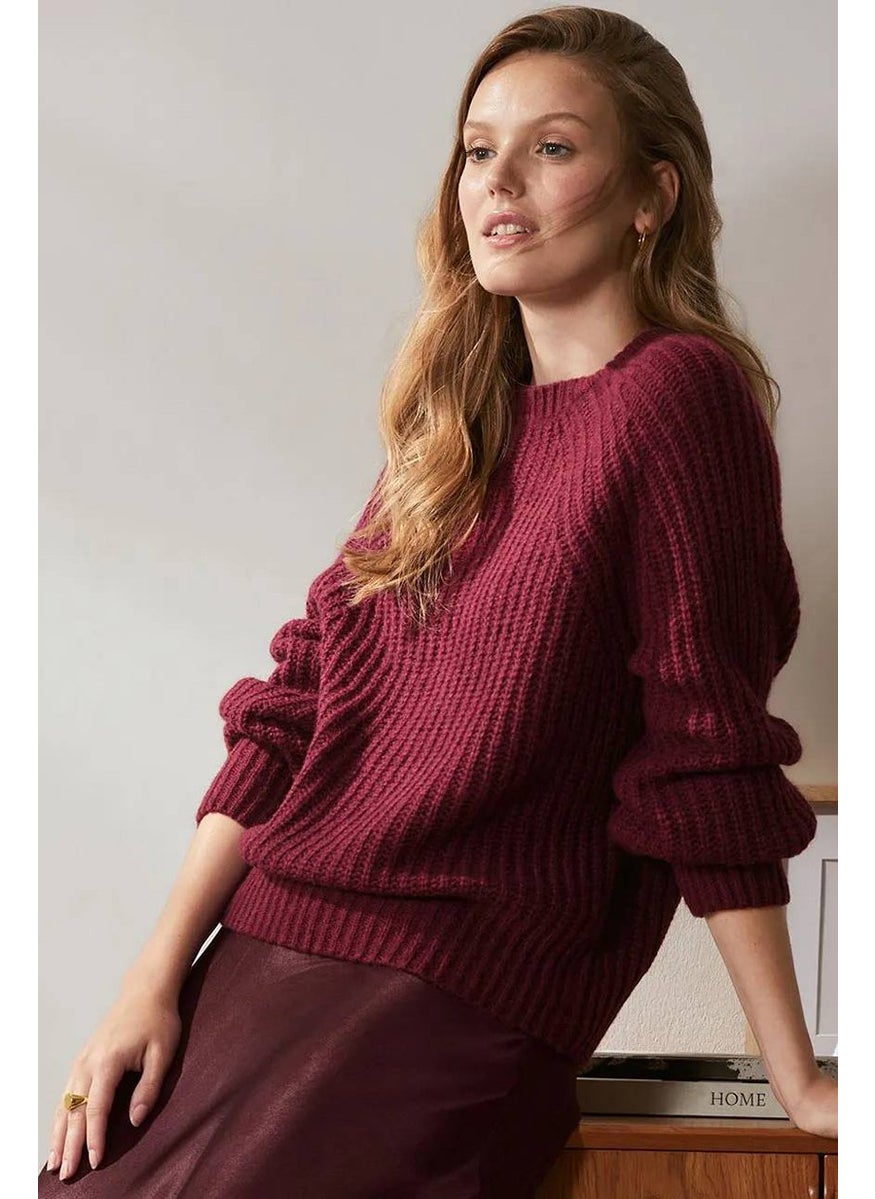 Women Crew Neck Textured Sweater, Bordeaux - pzsku/ZD51A7B38088737459543Z/45/_/1727187706/0eae77fb-644f-44b6-b717-a357ae5c9a7d