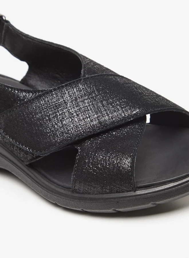 لو كونفورت Women's Textured Cross Strap Comfort Sandals with Hook and Loop Closure