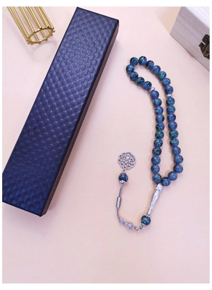 مسبحة رجالية من حبات اللؤلؤ الكريستالية باللون الأزرق العقيقي ذات الجودة العالية بعدد 33 حبة مع علبة - Image 2