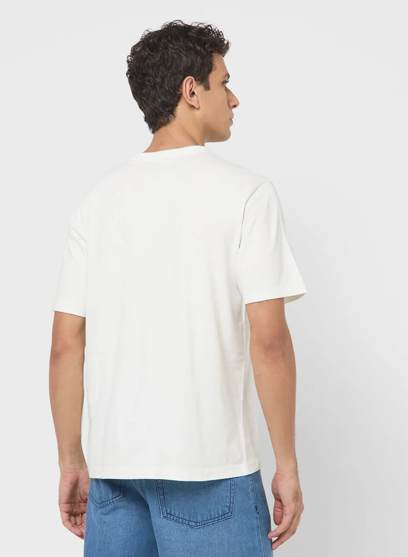 جاك اند جونز تيشيرت جي جي دي أوفر بطبعة