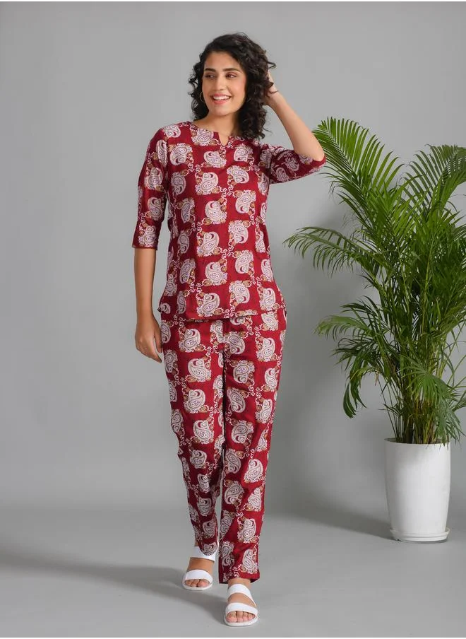 sanskrutihomes Sanskrutihomes Printed Notch Neck Longline Top and Pyjama Set
