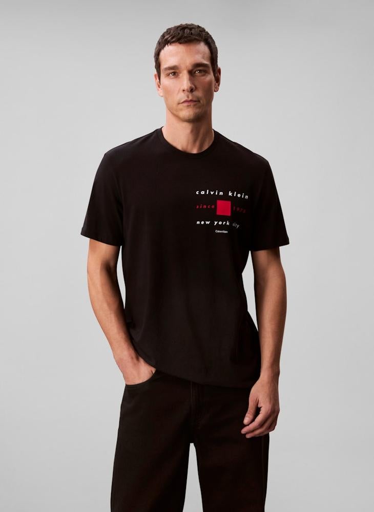 كالفن كلاين تيشيرت بياقة دائرية وشعار بأكمام قصيرة - Image 1