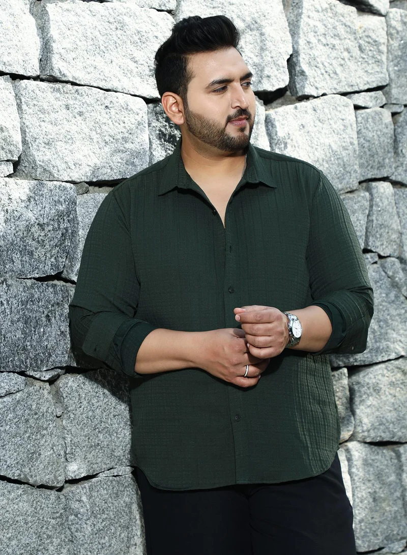 انستافاب بلس قميص رجالي أخضر زمردي كاروهات مقاس كبير بياقة ممتدة وأكمام طويلة بأزرار