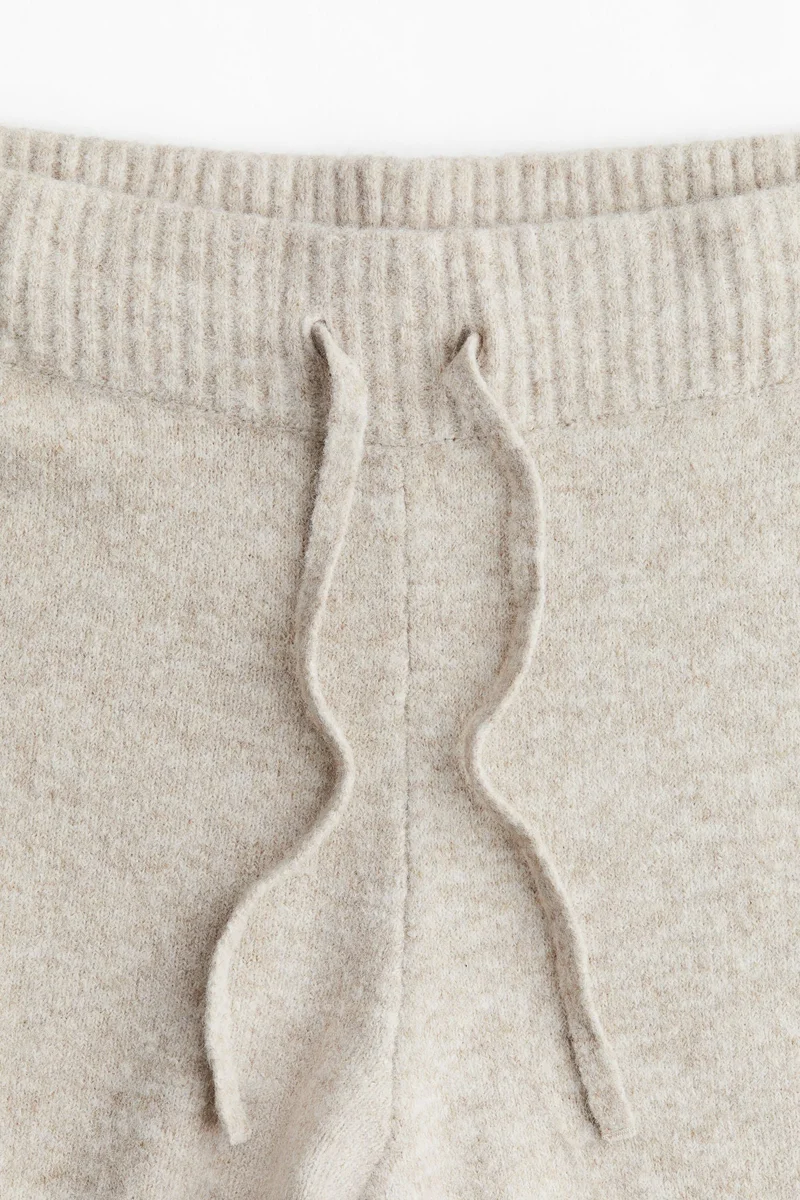 اتش اند ام بنطلون رياضي من الصوف الناعم