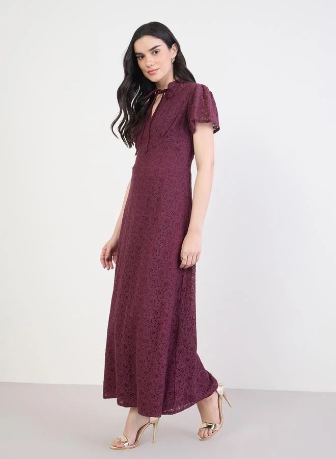 ستايلي فستان ميدي بياقة برباط ودانتيل