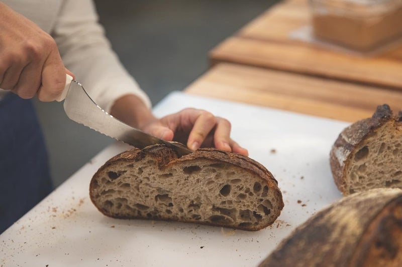 DEXTER RUSSELL 13583 Sani- Scalloped Offset Sandwich Knife, 9" Blade - Image 2