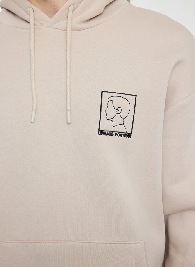 trendyol Stone Oversize/Wide Cut Hooded Fleece Embroidered Sweatshirt TMNAW25SW00065 - Image 4