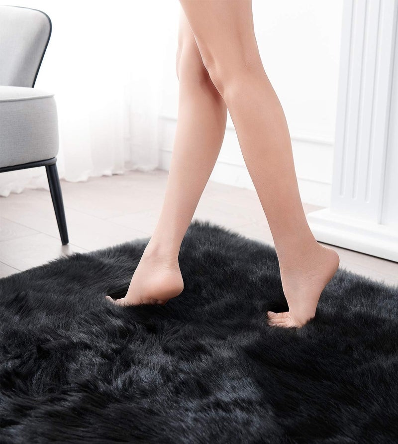 SERISSA Soft Faux Sheepskin Fur Rug for Bedroom Black Round Rug Circle Rugs for Living Room Circular Shaggy Rug Plush Circle Play Mats for Kids Girls Room Princess Castle Christmas, 5ft Diameter - Image 3