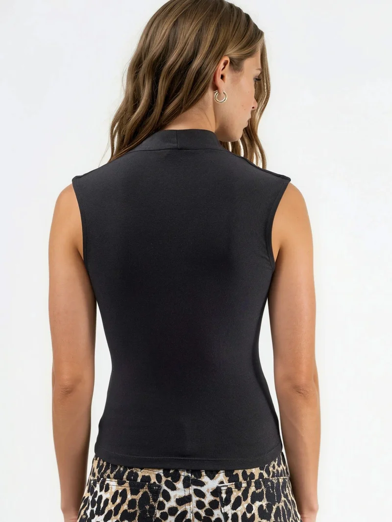 بوسيم BUSEM V-neck Sleeveless Drape Blouse