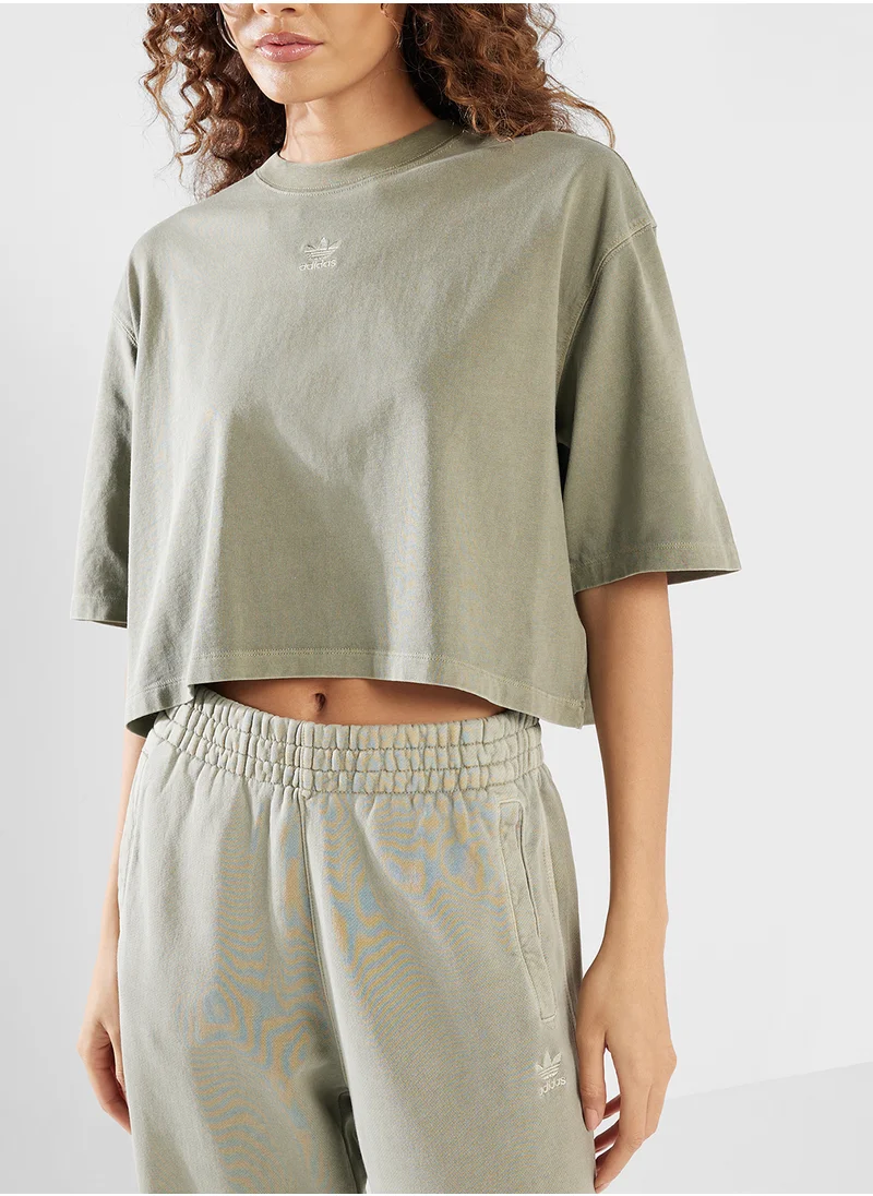adidas Originals Essentail Cropped T-Shirt