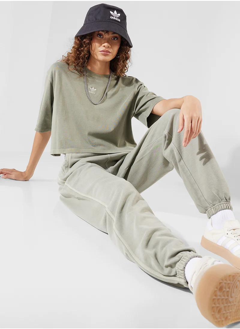 adidas Originals Essentail Cropped T-Shirt