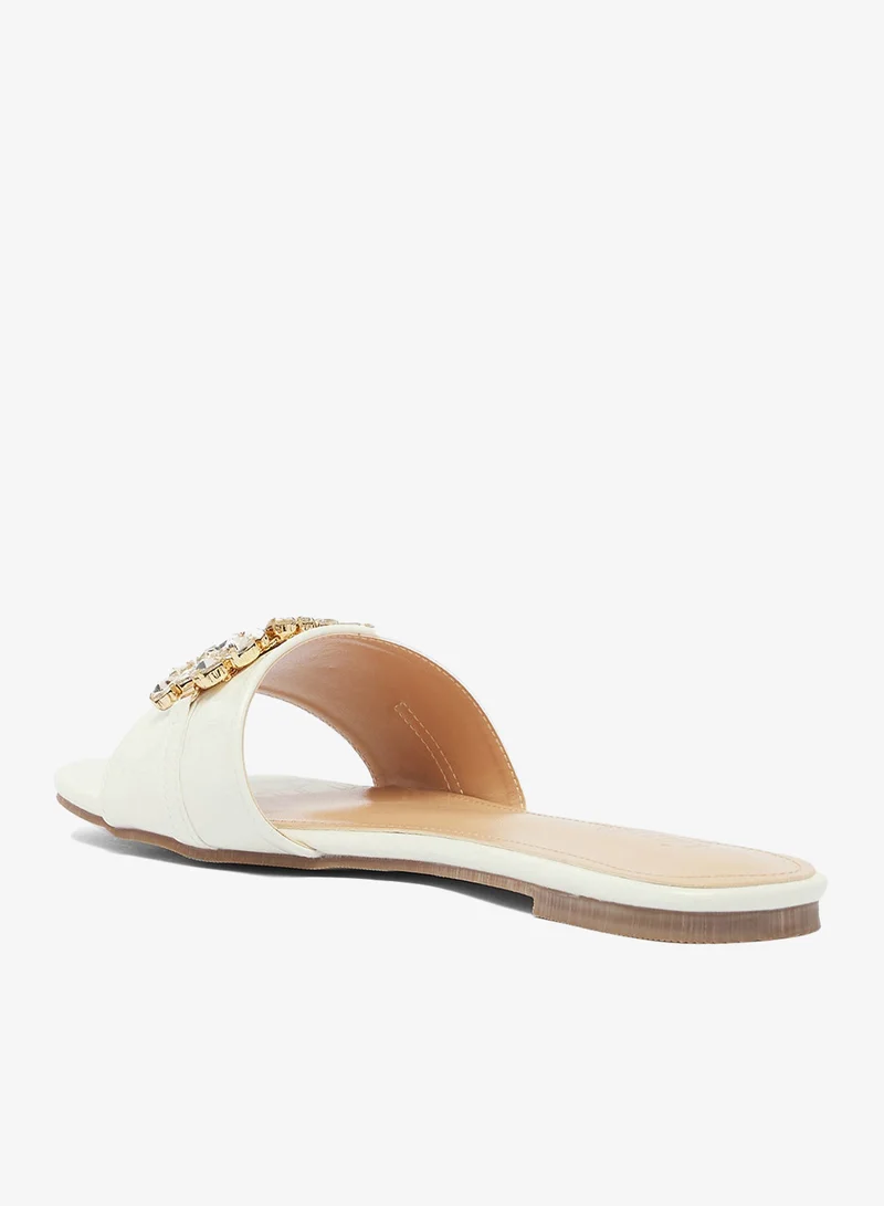 Khizana Flat Sandals