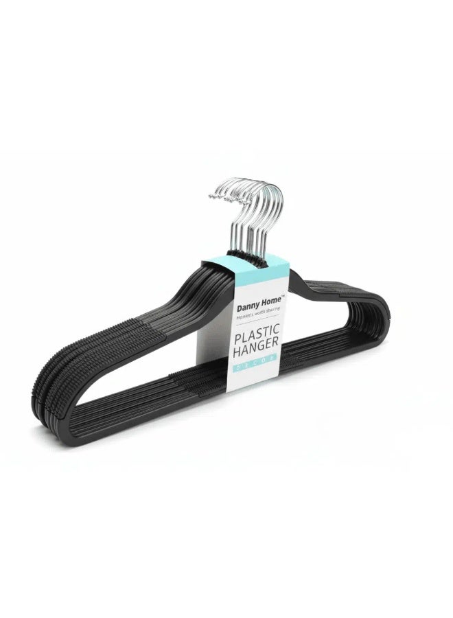 علاقات ملابس بلاستيكية من داني هوم، 45 سم – مجموعة من 10 علاقات ملابس سوداء متينة مانعة للانزلاق مع خطاف معدني للقمصان والسترات والفساتين