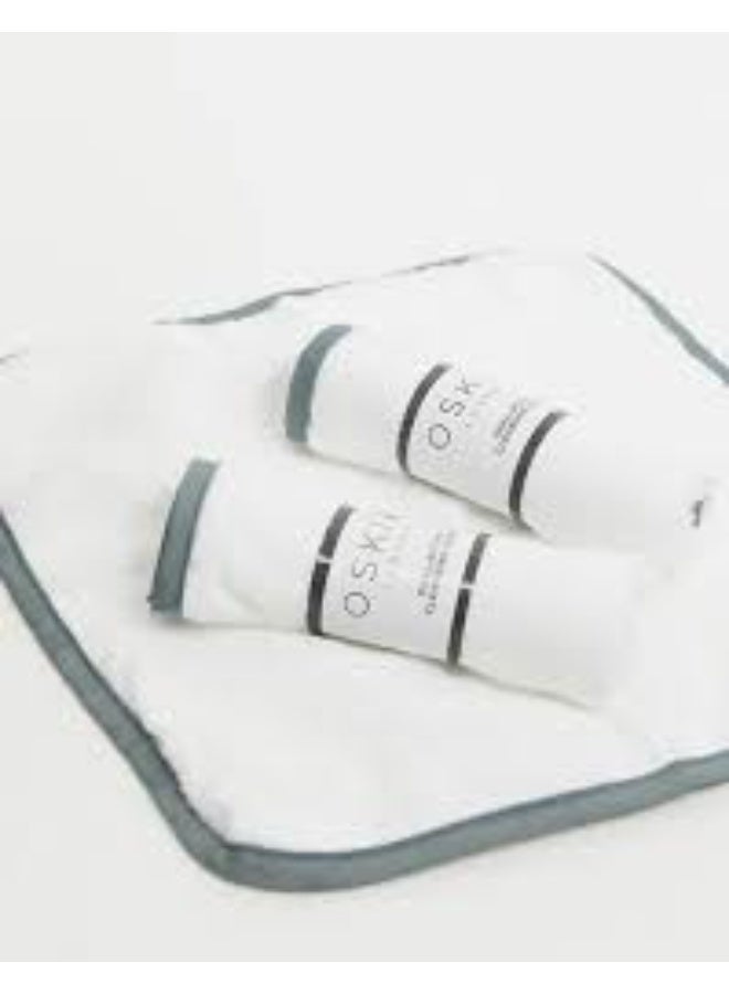Oskia Dual Active Cleansing Cloths 3 piece - Image 3