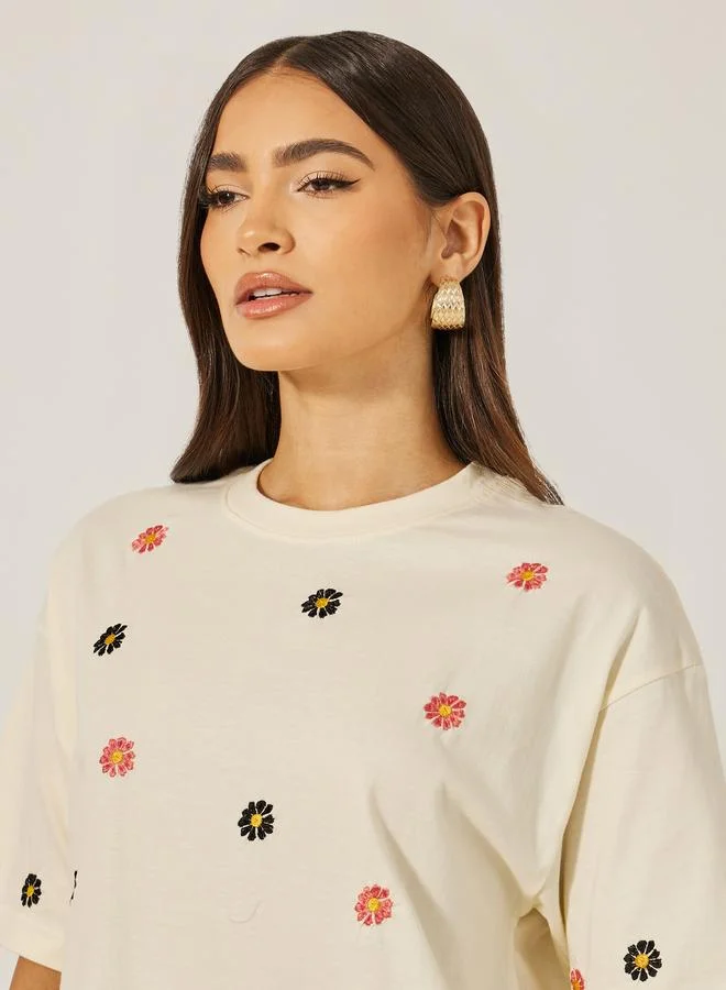 Styli Styli All Over Embroidered Oversized Longline T-Shirt