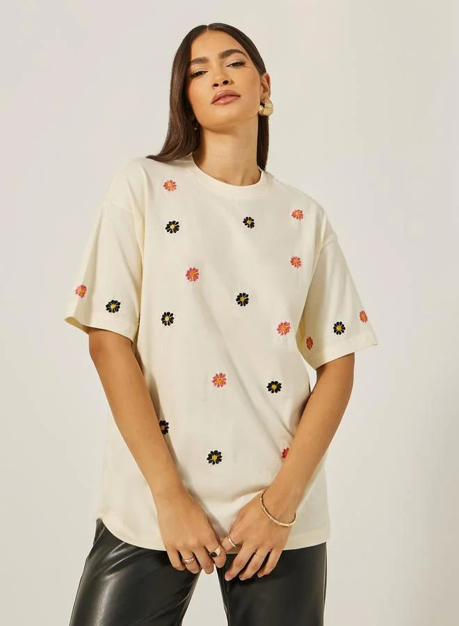 Styli Styli All Over Embroidered Oversized Longline T-Shirt