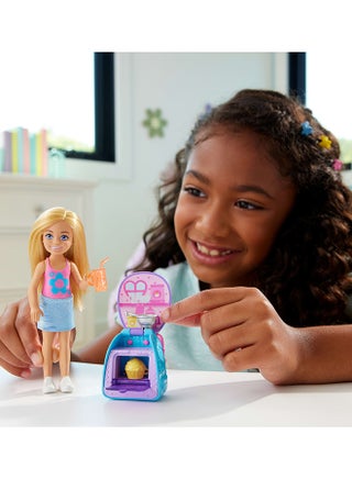 Family & Friends Cupcake Baking Backpack Blonde Chelsea Doll, Wearable Backpack with Baking Play Pieces - view 2