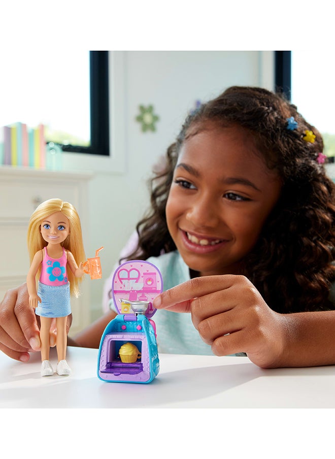 Barbie - Club Chelsea™ Backpack Surprise - Blonde doll - Image 1