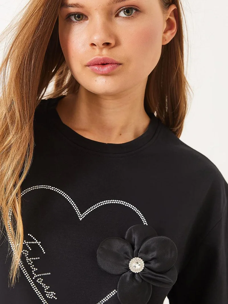 Bianco Lucci Black LUCCI Printed Crew Neck Crop T-Shirt with Accessory Detail for Women | Best Price UAE