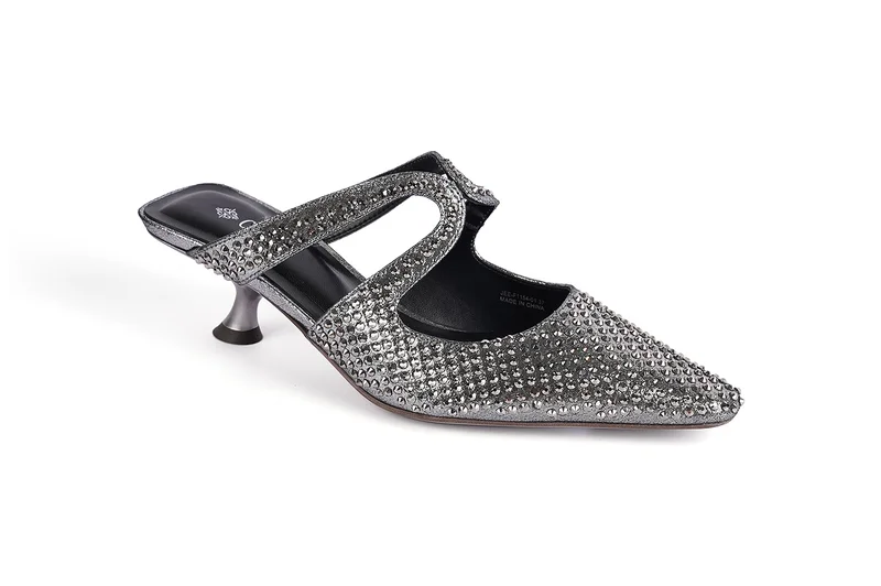 Cuple Ladies  Slip-On Mules embellished