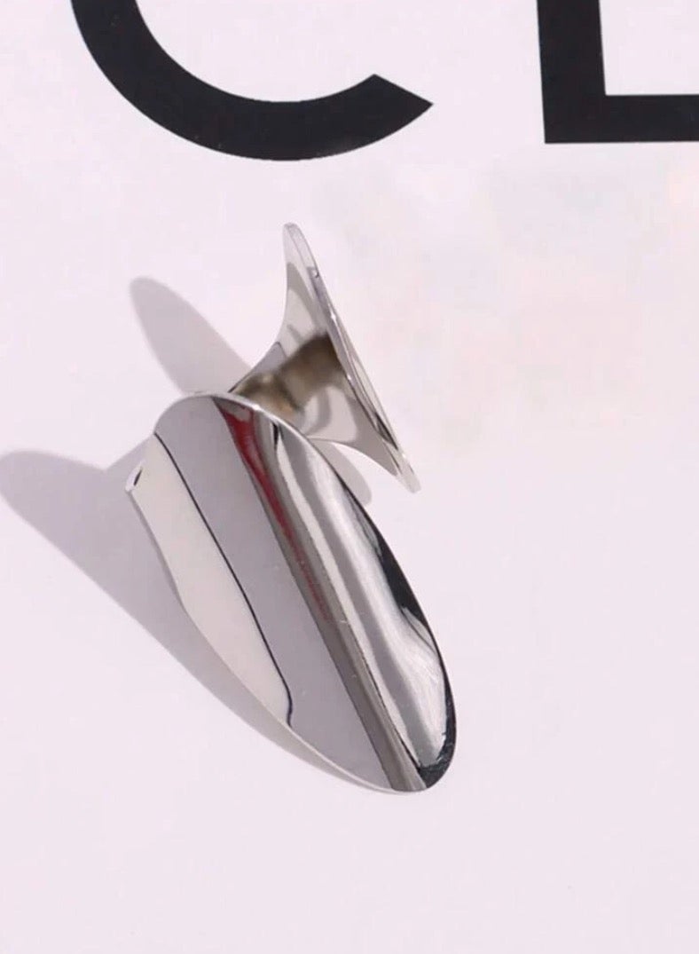 إيكوال خاتم نسائي من الاستانلس ستيل باللون الفضي انيق وعصري بمقاس موحد - Image 4