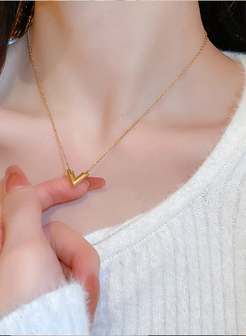 ورد قلادة بدلاية على شكل حرف V مطلية بالذهب من الستانلس ستيل - Image 2