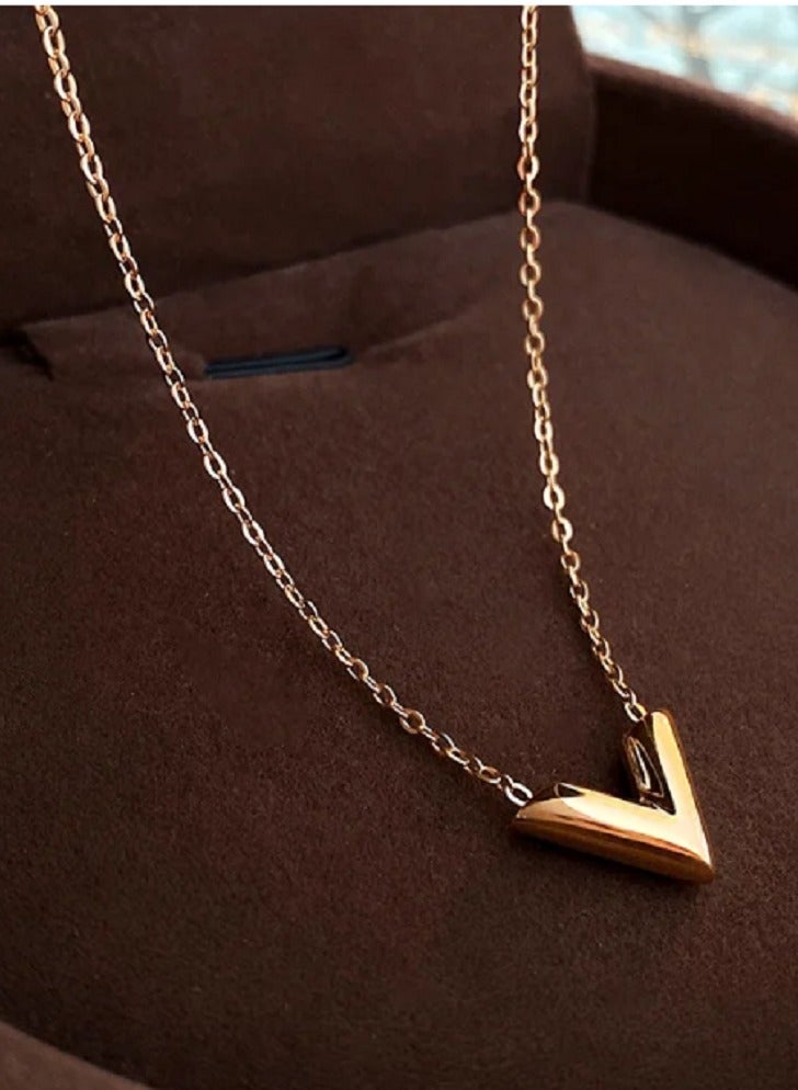 ورد قلادة بدلاية على شكل حرف V مطلية بالذهب من الستانلس ستيل - Image 3
