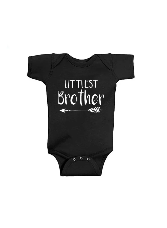 ماتشينج فاميلي اوتفيتس تيشيرت رومبر قطني أسود للأخ الأصغر بطبعة سهم لطيفة